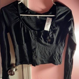 A black cropped tops